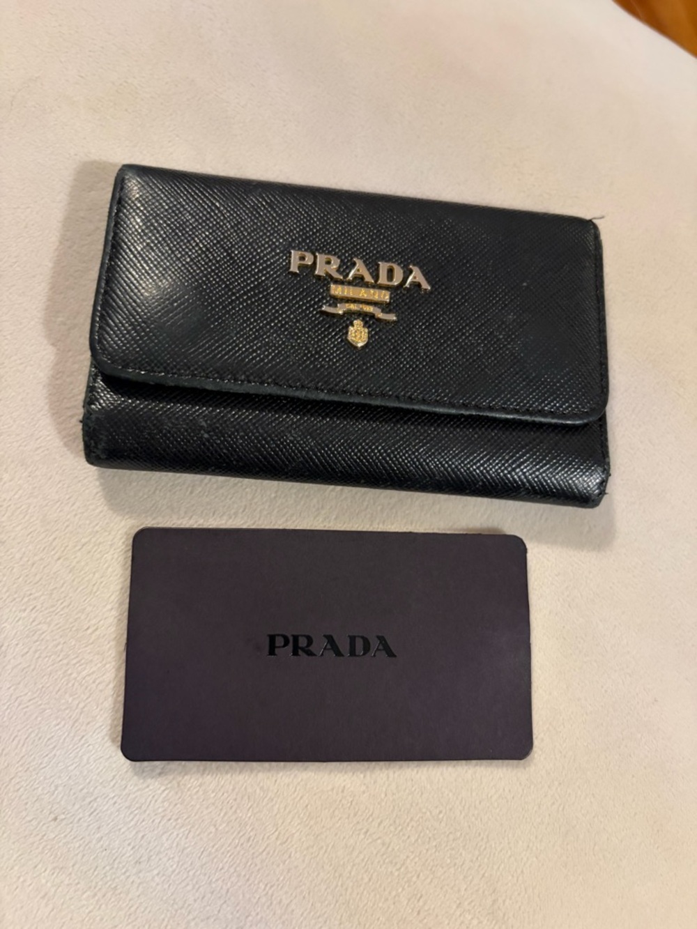 Prada Saffiano Metal 6-Hook Key Holder Nero Black Gold Hardware Italy 1M0222 - Picture 14 of 14